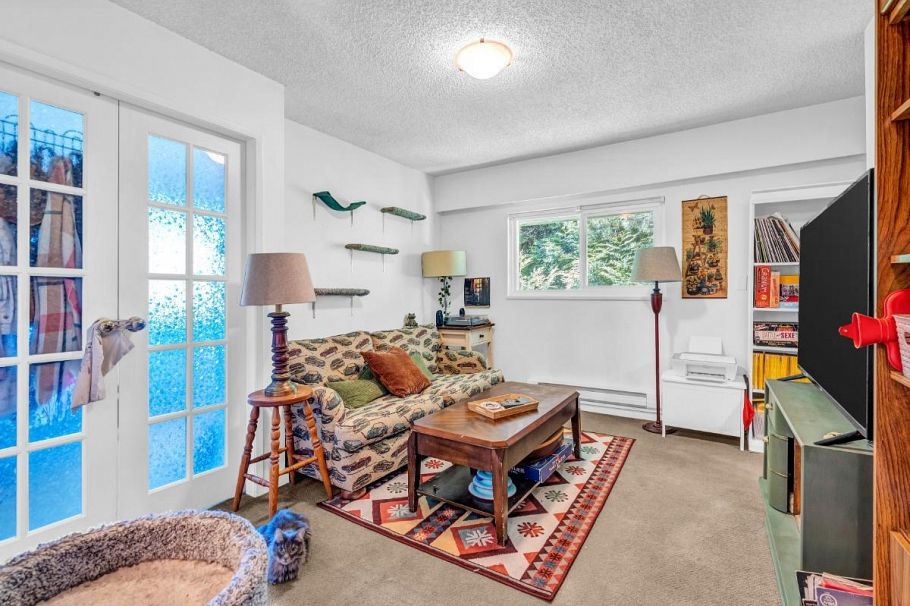 2575 W 3rd Avenue Vancouver, BC - 7