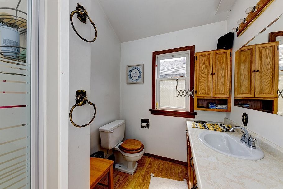 2057 Mahon Avenue North Vancouver, BC - 5