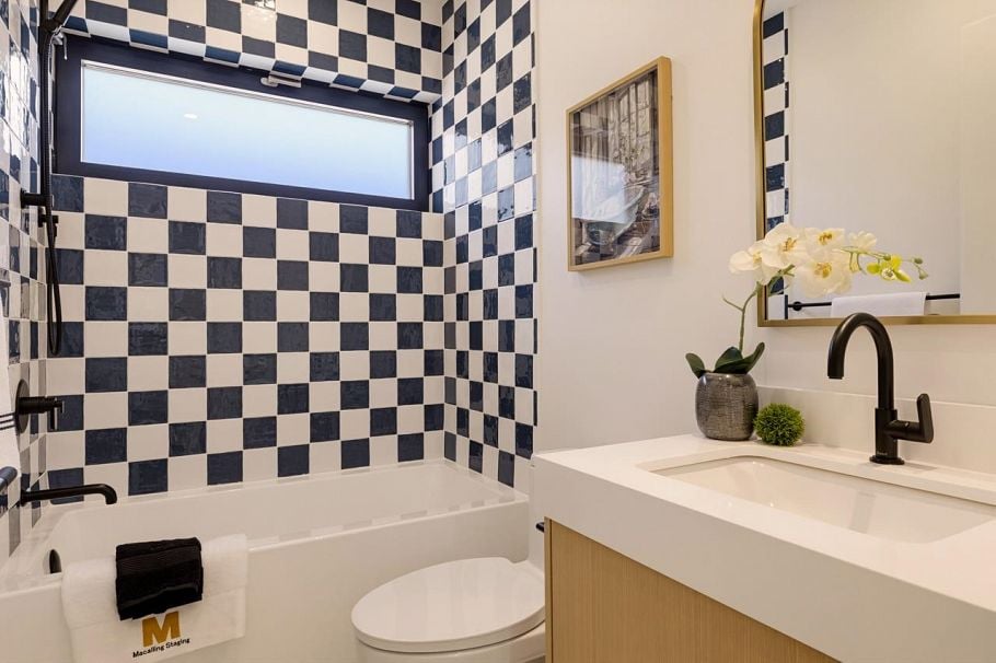 1 4956 Chester Street Vancouver, BC - 16