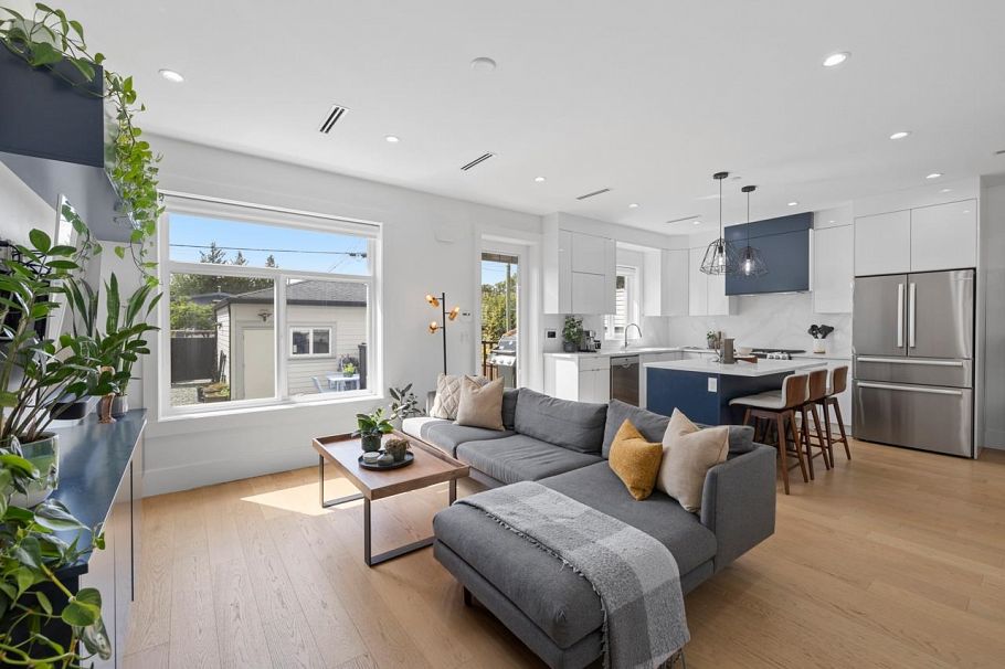 5867 Battison Street Vancouver, BC - 2