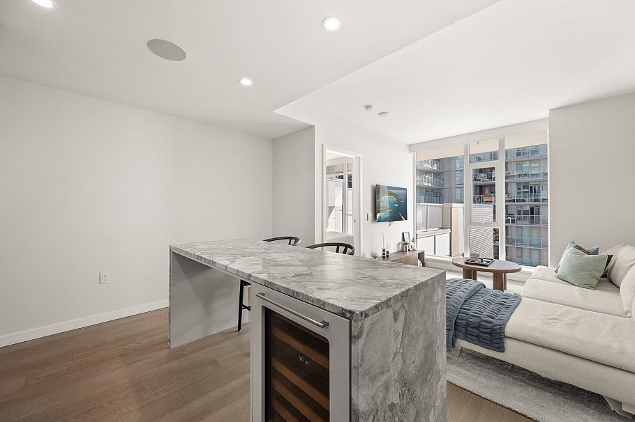 602 7418 Paulson Street Vancouver, BC - 5