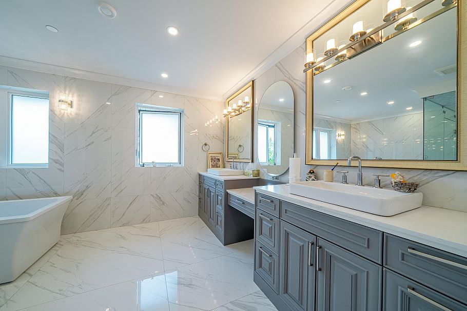 1048 Handsworth Road North Vancouver, BC - 35