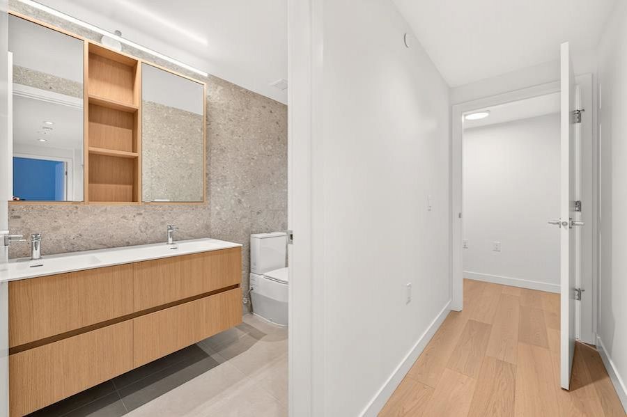 1528 W 6th Avenue Vancouver, BC - 25