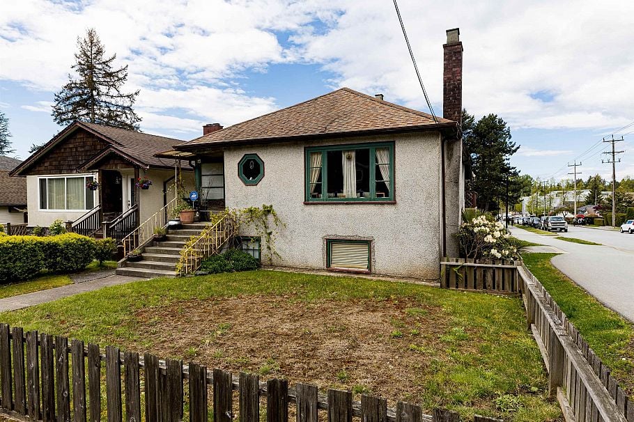 2057 Mahon Avenue North Vancouver, BC - 1