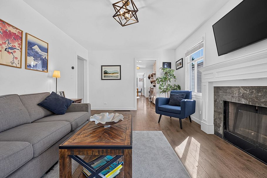 2218 E 11th Avenue Vancouver, BC - 8