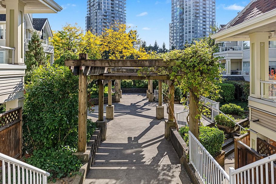 302 3638 Rae Avenue Vancouver, BC - 33