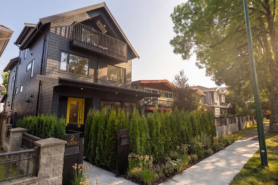 1 4956 Chester Street Vancouver, BC - 1