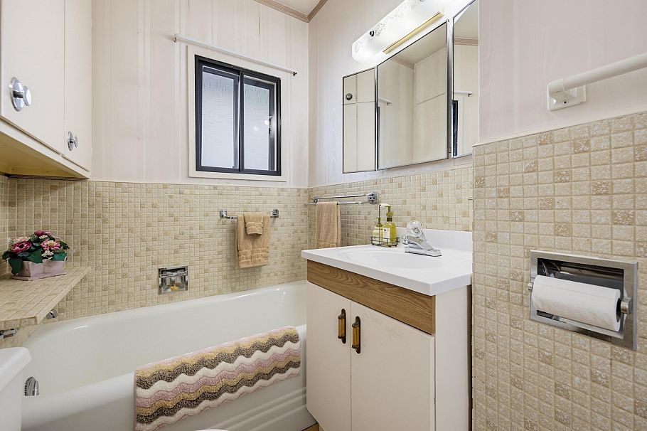 3587 Triumph Street Vancouver, BC - 21