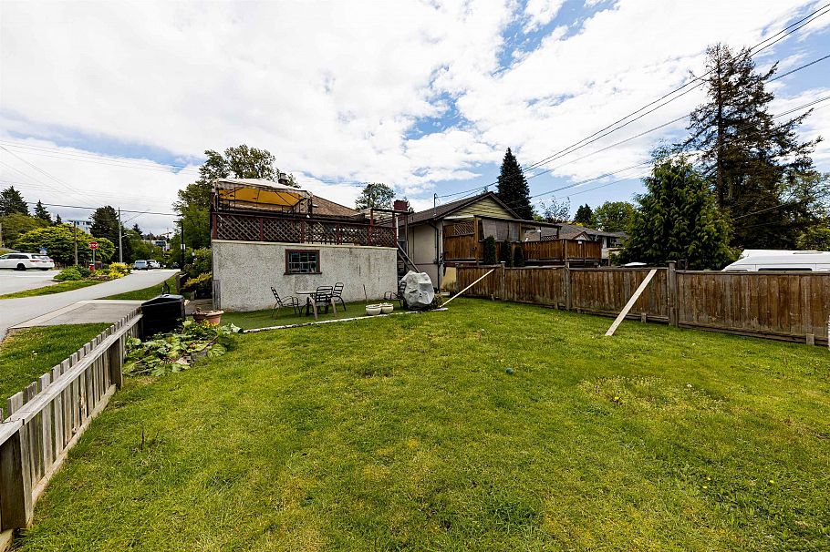2057 Mahon Avenue North Vancouver, BC - 12