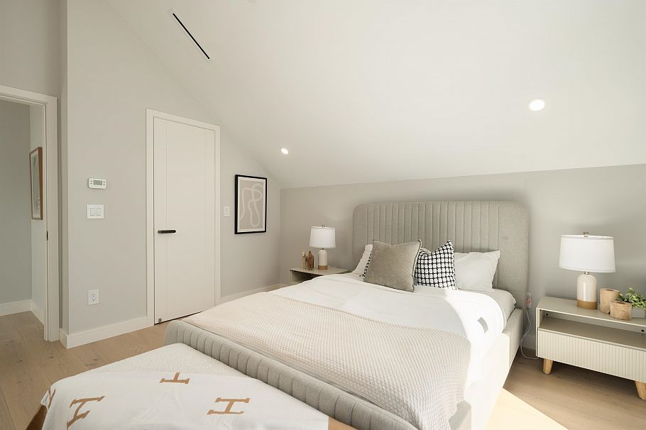 1 2941 W 29th Avenue Vancouver, BC - 31
