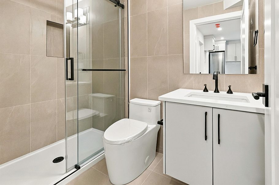3290 E 48th Avenue Vancouver, BC - 33