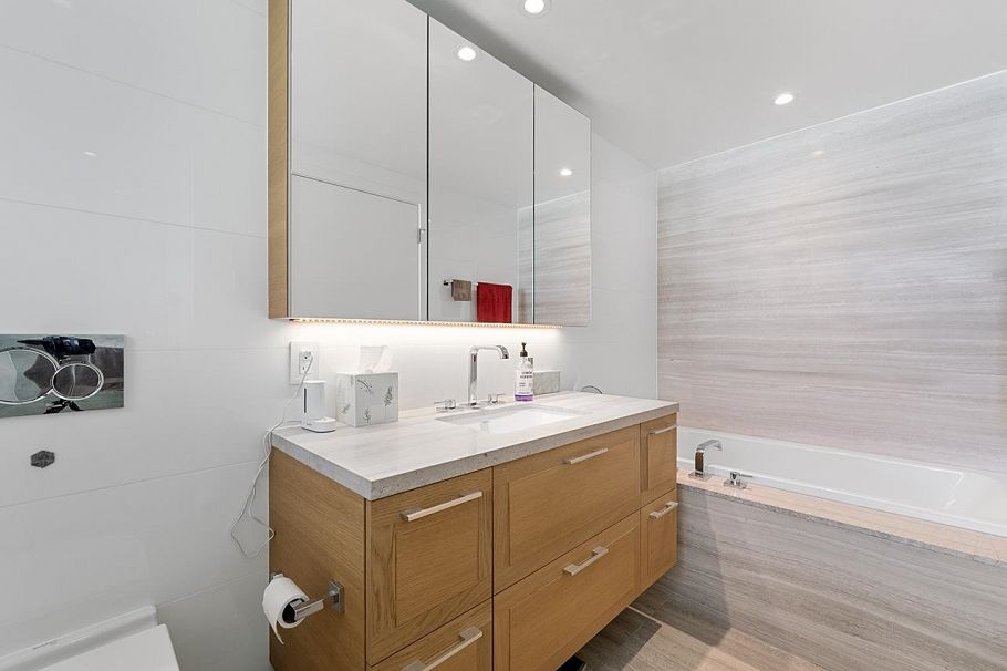 310 1571 W 57th Avenue Vancouver, BC - 30