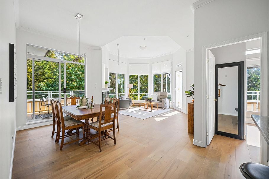 521 3629 Deercrest Drive North Vancouver, BC - 4