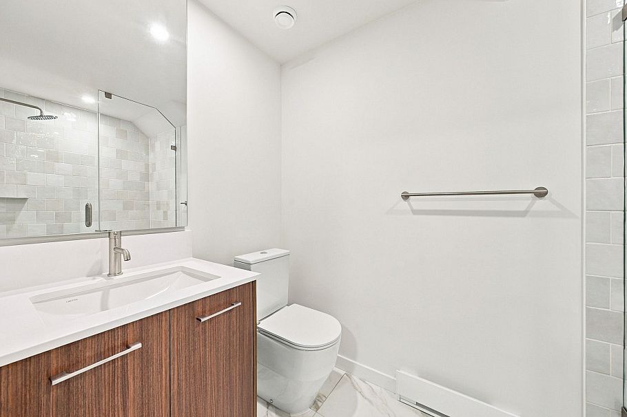 102 956 Lytton Street North Vancouver, BC - 18