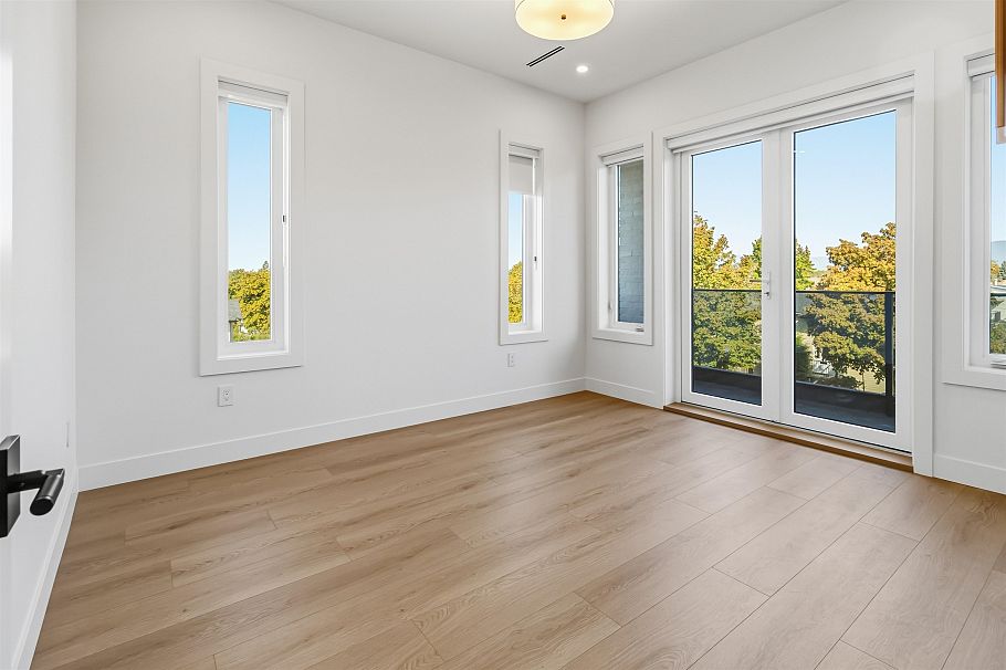 3290 E 48th Avenue Vancouver, BC - 18