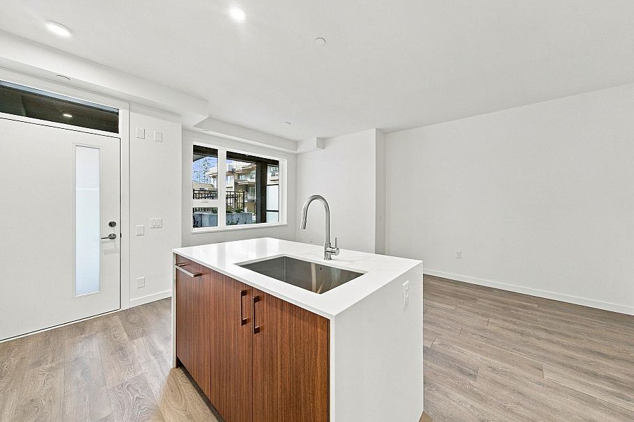 102 956 Lytton Street North Vancouver, BC - 13