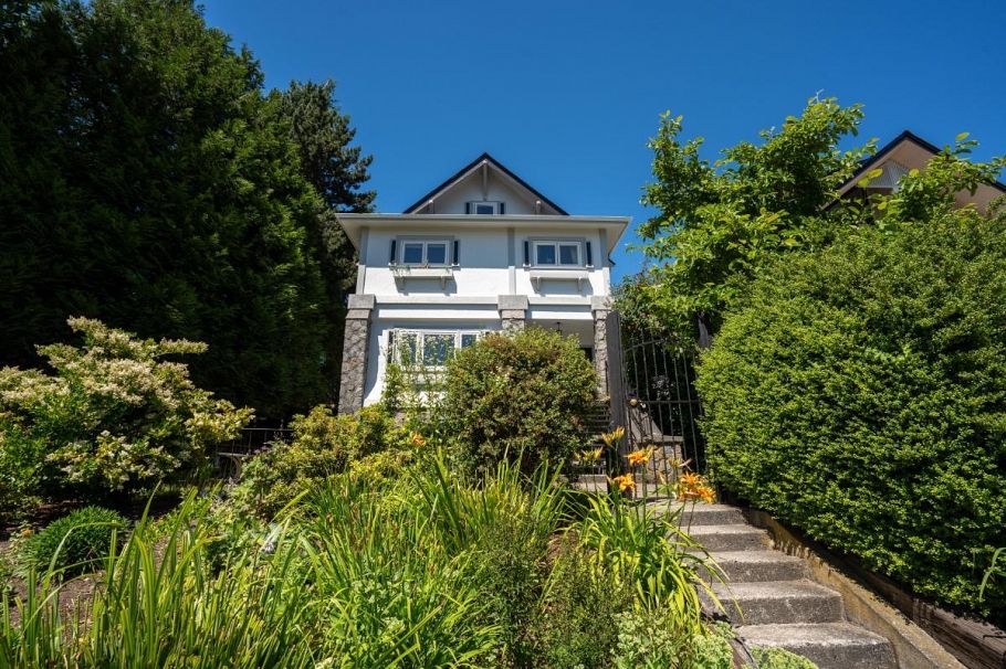 2575 W 3rd Avenue Vancouver, BC - 31