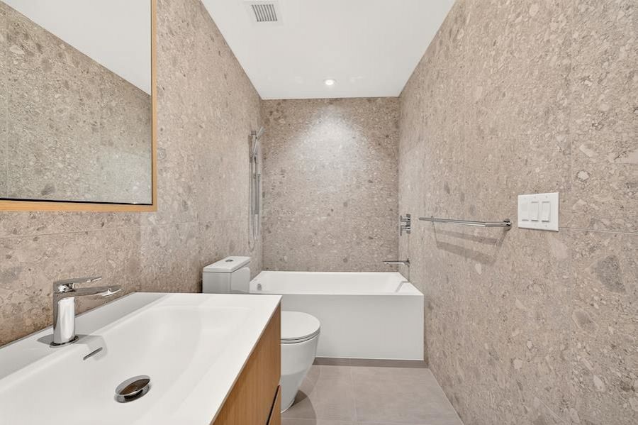 1528 W 6th Avenue Vancouver, BC - 28