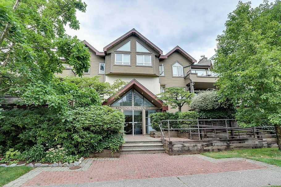 205 1535 Chesterfield Avenue North Vancouver, BC - 2