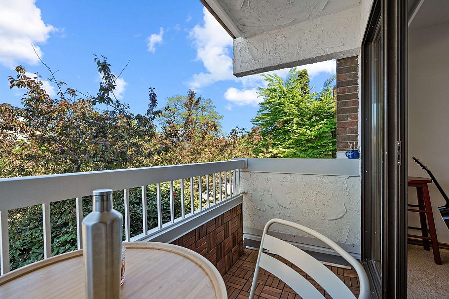 210 2450 Cornwall Avenue Vancouver, BC - 26
