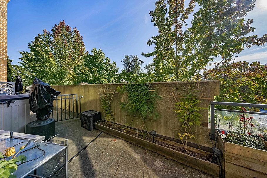 107 1633 Mackay Avenue North Vancouver, BC - 29