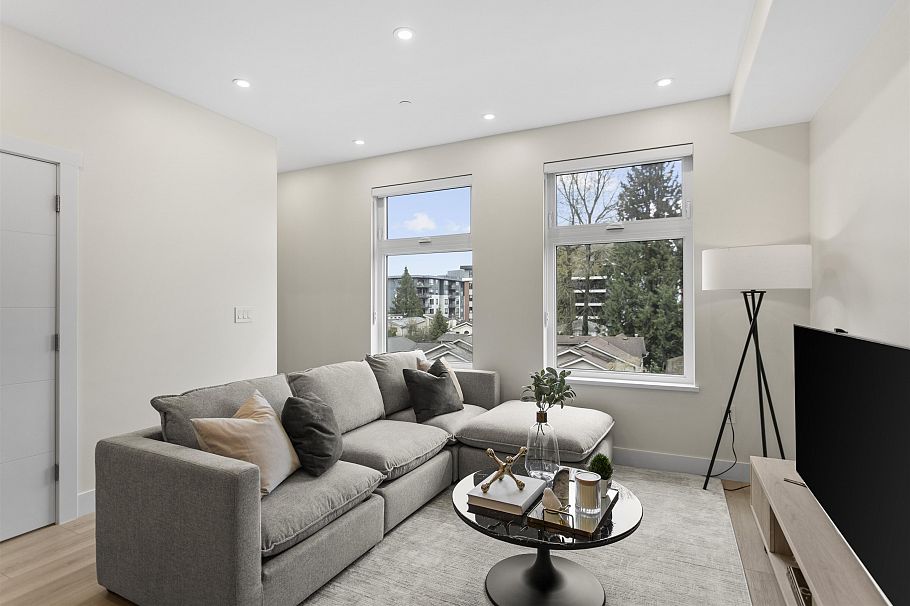 311 342 Mountain Highway North Vancouver, BC - 12