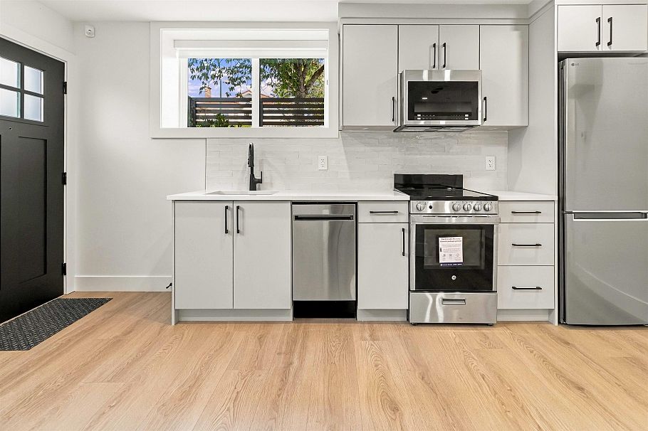 6425 Doman Street Vancouver, BC - 32