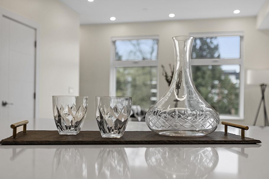 311 342 Mountain Highway North Vancouver, BC - 8