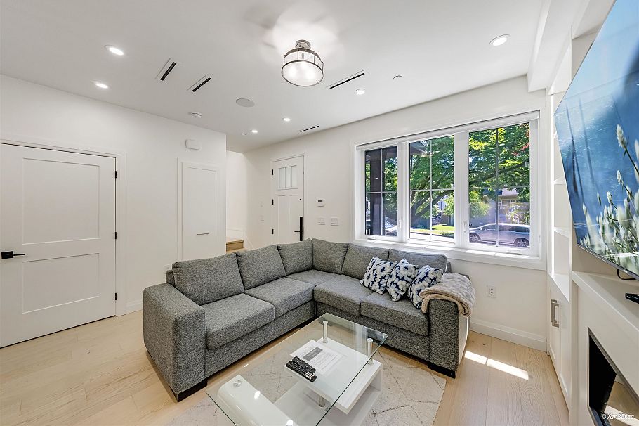 1 683 W 19th Avenue Vancouver, BC - 10
