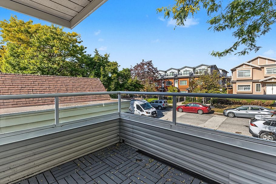 302 3638 Rae Avenue Vancouver, BC - 7