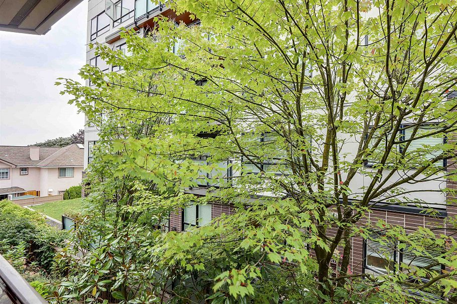 205 1535 Chesterfield Avenue North Vancouver, BC - 19