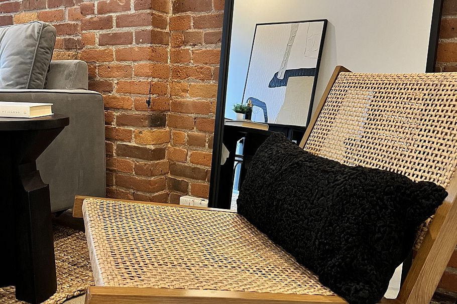 306 53 W Hastings Street Vancouver, BC - 5