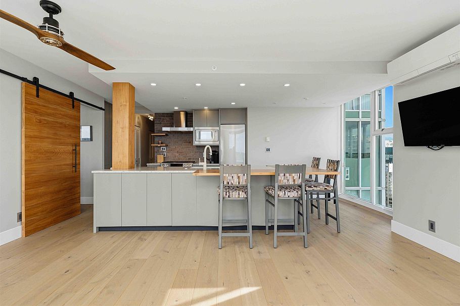 2908 193 Aquarius Mews Vancouver, BC - 10
