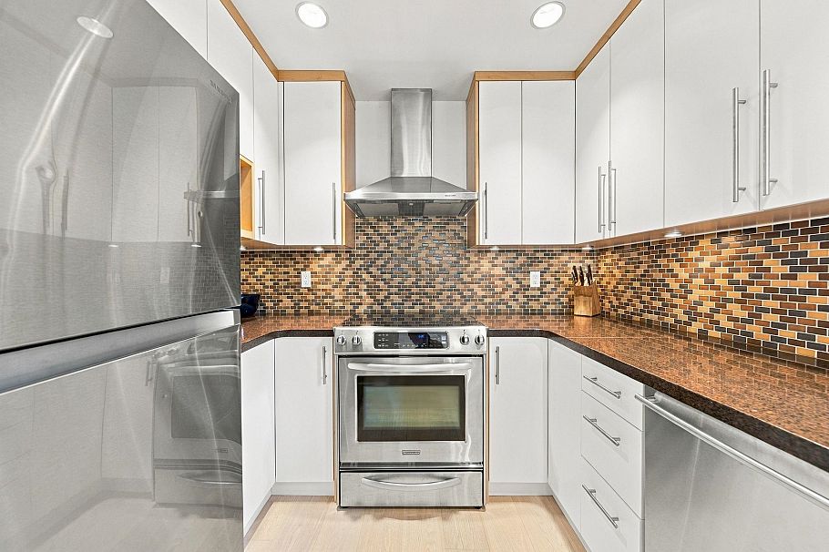 2240 York Avenue Vancouver, BC - 14