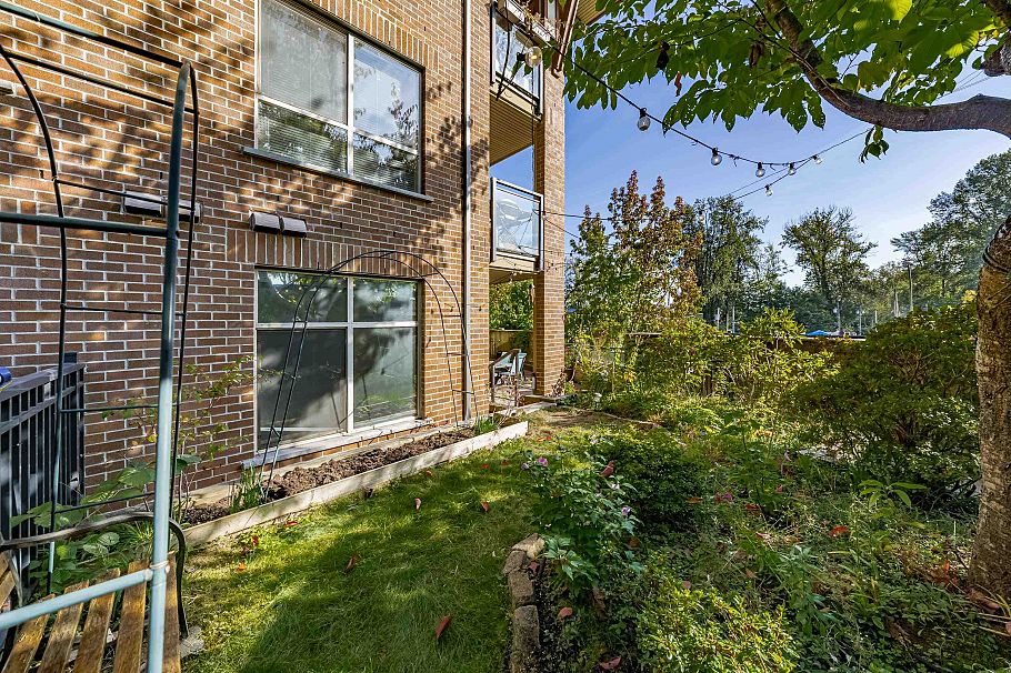 107 1633 Mackay Avenue North Vancouver, BC - 35