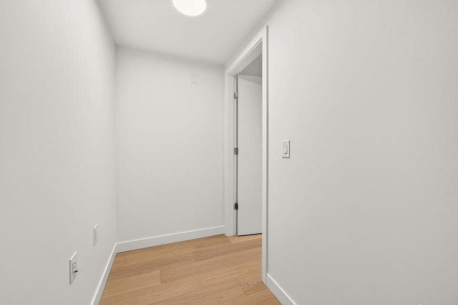 1528 W 6th Avenue Vancouver, BC - 31