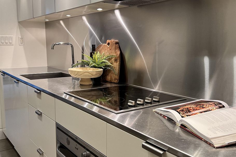 306 53 W Hastings Street Vancouver, BC - 2