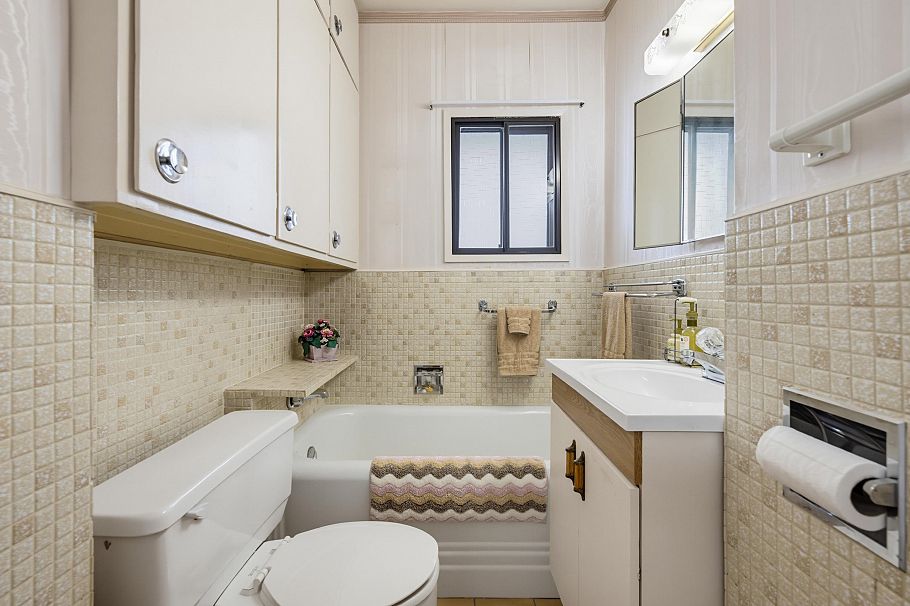 3587 Triumph Street Vancouver, BC - 22