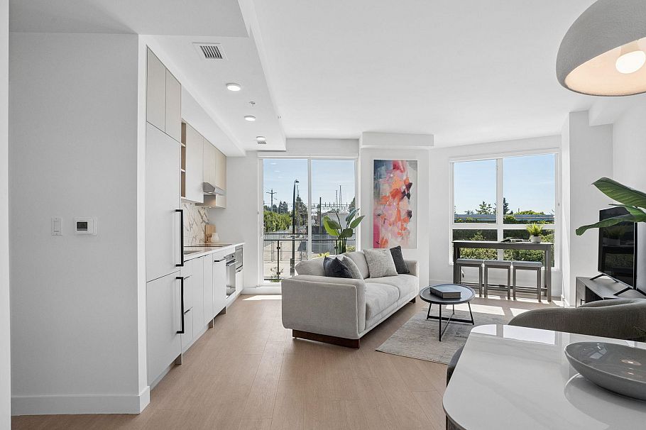 204 333 St. Davids Avenue North Vancouver, BC - 11