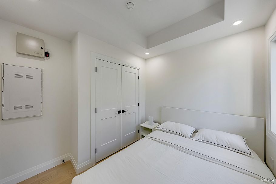 2 683 W 19th Avenue Vancouver, BC - 22