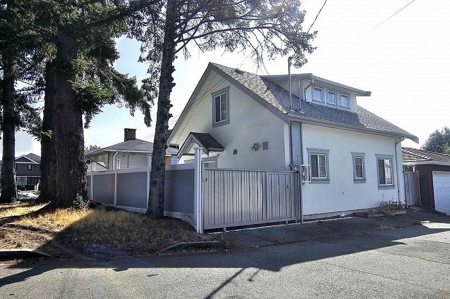 2946 E 52nd Avenue Vancouver, BC - 5