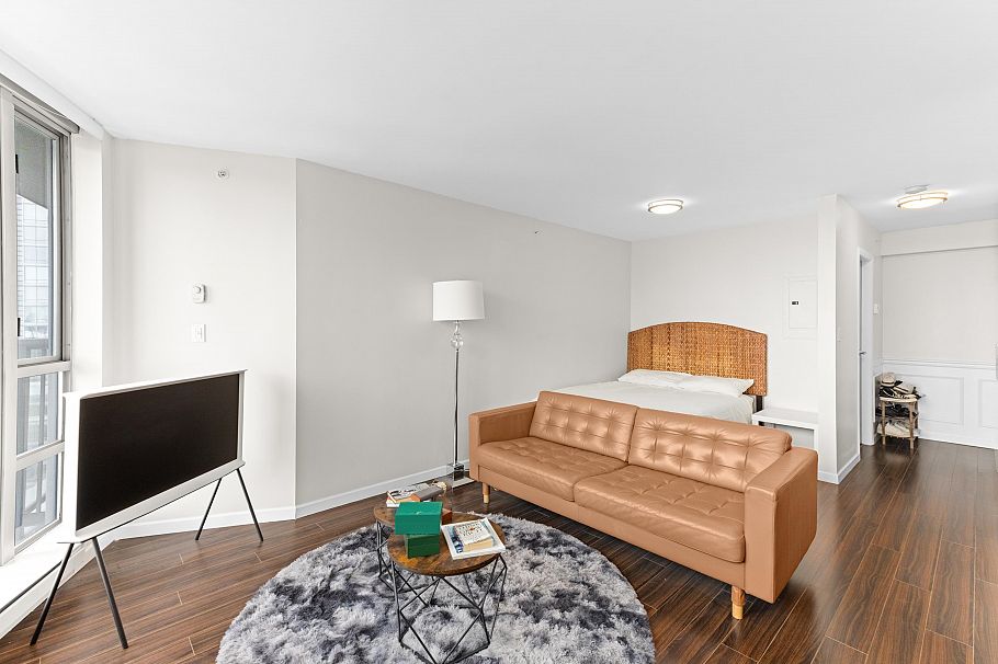2410 501 Pacific Street Vancouver, BC - 3