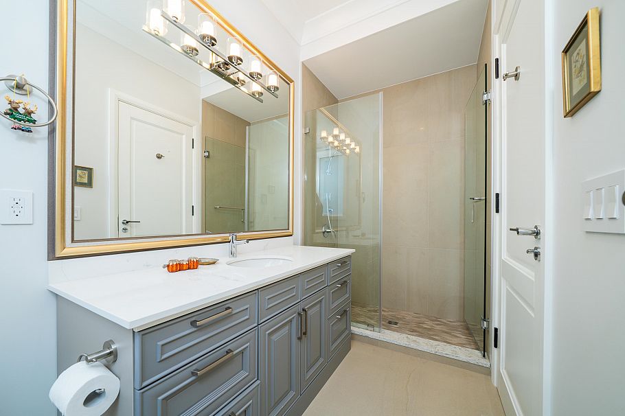 1048 Handsworth Road North Vancouver, BC - 18