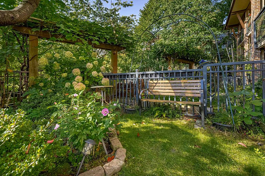 107 1633 Mackay Avenue North Vancouver, BC - 33