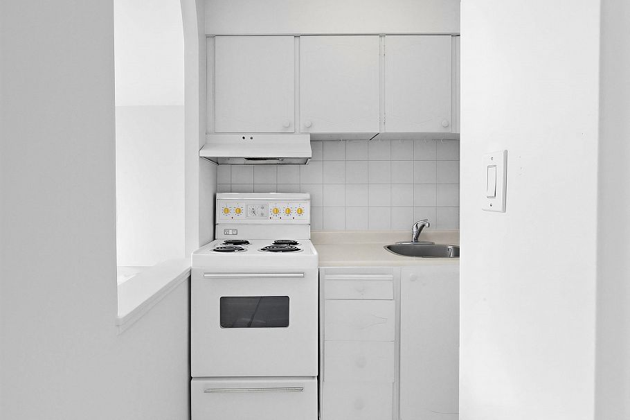 906 1251 Cardero Street Vancouver, BC - 10