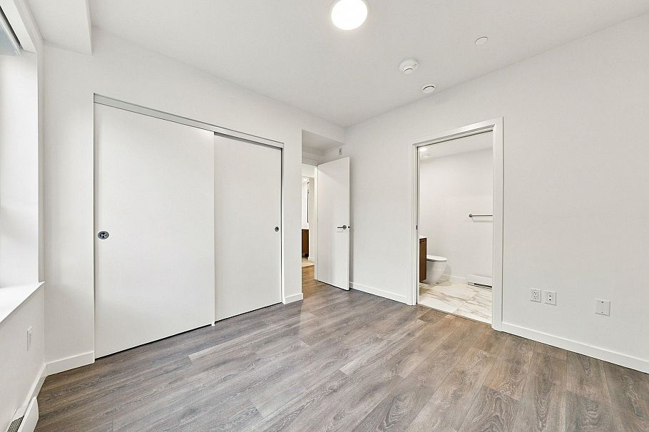 102 956 Lytton Street North Vancouver, BC - 17