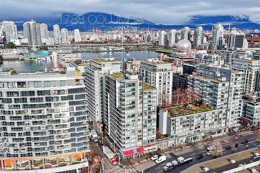 1208 1788 Columbia Street Vancouver, BC - 2