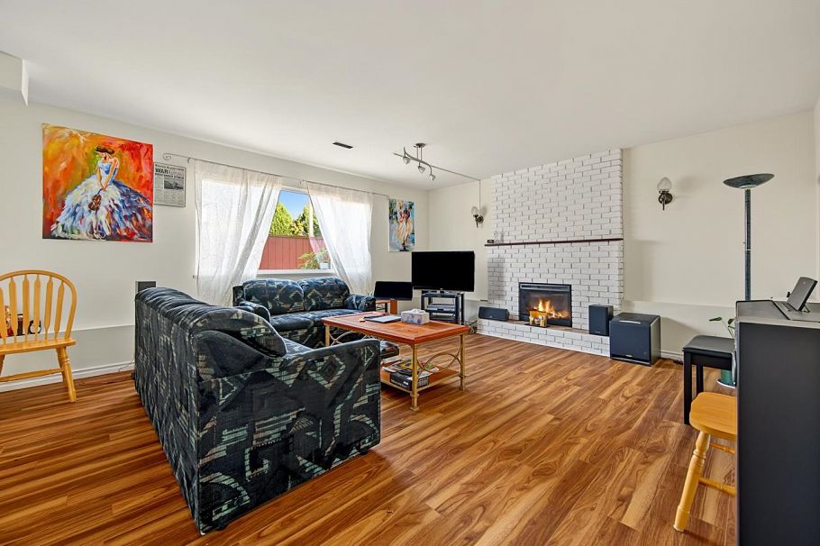 1090 E 35th Avenue Vancouver, BC - 16
