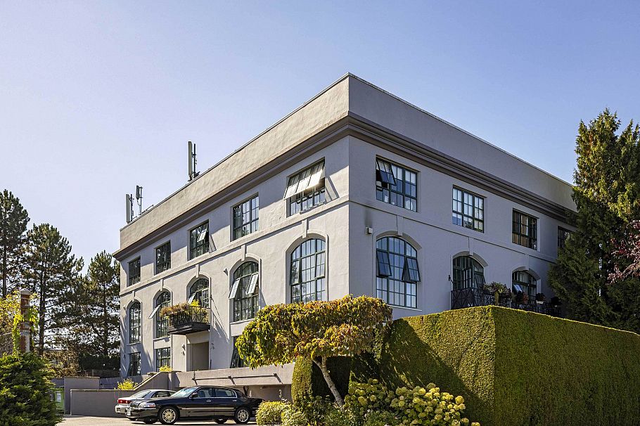 304 4590 Earles Street Vancouver, BC - 38