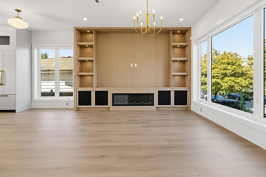 3290 E 48th Avenue Vancouver, BC - 5